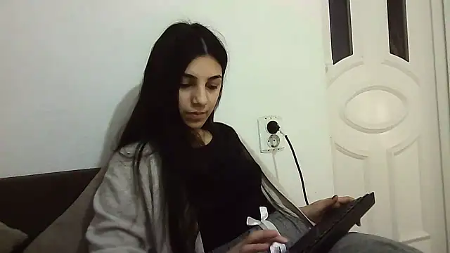 Snapshot of Ahotkittyxxx chatting on January 23, 12:52 pm Ahotkittyxxx online show from January 23, 12:52 pm