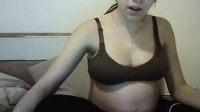 Snapshot of Ahotkittyxxx chatting on November 15, 6:15 pm Ahotkittyxxx online show from November 15, 6:15 pm