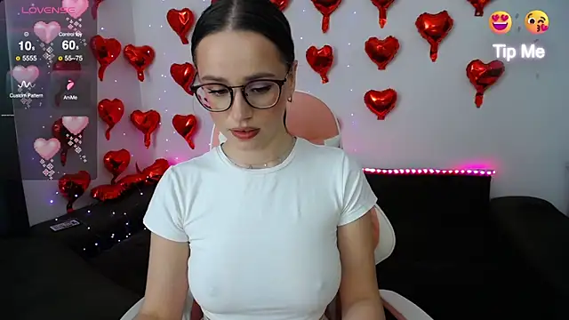 Snapshot of Emillias chatting on March 18, 12:03 pm Emillias online show from March 18, 12:03 pm