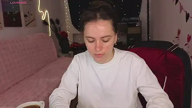 Emillias online show from February 21, 8:04 am