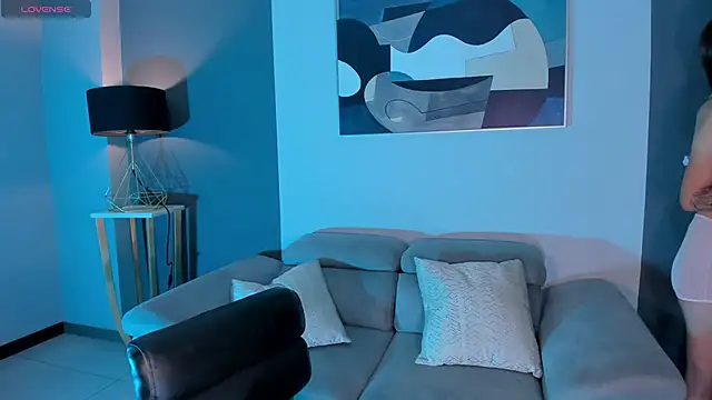 Snapshot of TaraLawrence chatting on October 5, 11:46 pm TaraLawrence online show from October 5, 11:46 pm