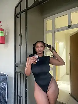 Snapshot of BeautyAuroa chatting on January 23, 4:48 pm BeautyAuroa online show from January 23, 4:48 pm