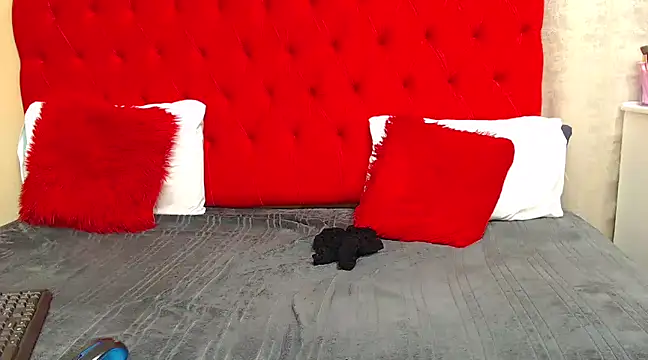 Snapshot of BeautyAuroa chatting on February 1, 4:00 pm BeautyAuroa online show from February 1, 4:00 pm