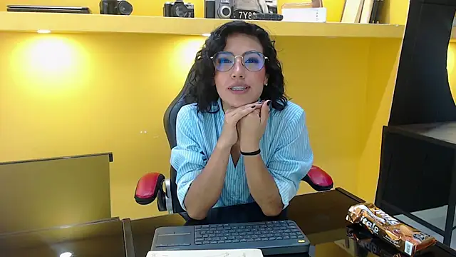 LeeThompson  online show from December 19, 8:23 pm