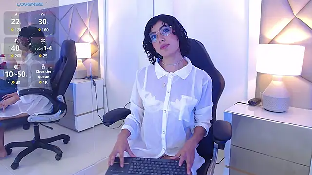 LeeThompson  online show from January 11, 11:56 am