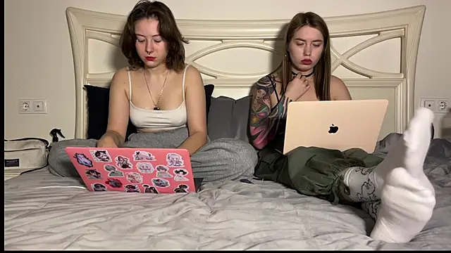 Snapshot of misswishh_ chatting on February 14, 4:31 pm misswishh online show from February 14, 4:31 pm