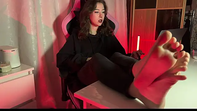 Snapshot of misswishh_ chatting on October 3, 5:54 pm misswishh online show from October 3, 5:54 pm