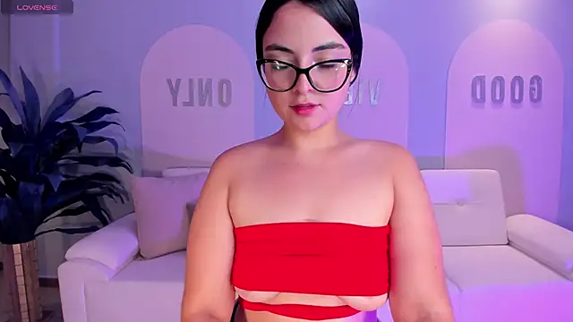 Snapshot of AllisonRogersX chatting on March 2, 8:29 pm AllisonRogersX online show from March 2, 8:29 pm