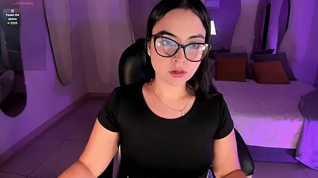 Snapshot of AllisonRogersX chatting on October 4, 7:01 pm AllisonRogersX online show from October 4, 7:01 pm