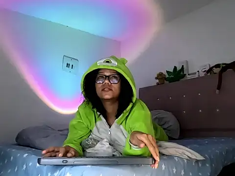 Snapshot of Ale_xandra chatting on November 20, 12:22 am Ale xandra online show from November 20, 12:22 am