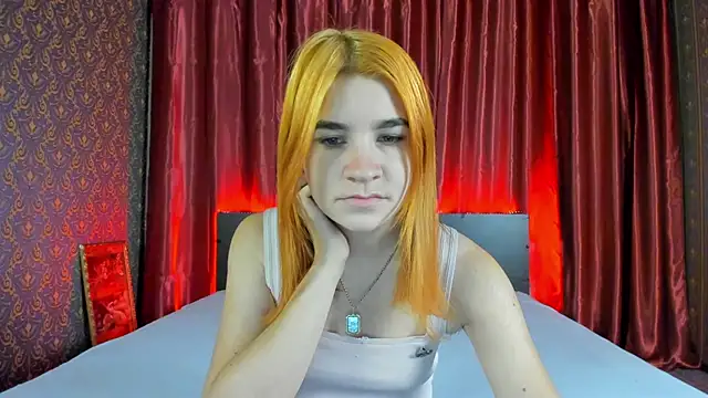 Snapshot of _Polly_Love_ chatting on December 13, 7:15 am Polly Love online show from December 13, 7:15 am