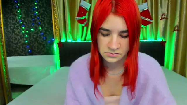 Snapshot of _Polly_Love_ chatting on December 25, 7:14 am Polly Love online show from December 25, 7:14 am