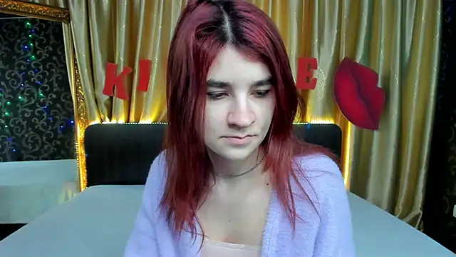 Snapshot of _Polly_Love_ chatting on February 19, 7:28 am Polly Love online show from February 19, 7:28 am