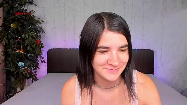 Snapshot of _Polly_Love_ chatting on September 23, 6:05 am Polly Love online show from September 23, 6:05 am