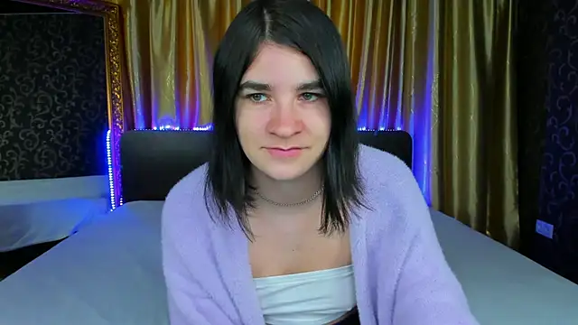 Snapshot of _Polly_Love_ chatting on October 1, 6:08 am Polly Love online show from October 1, 6:08 am