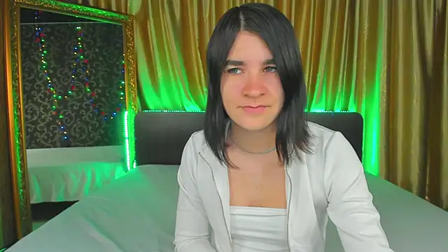 Snapshot of _Polly_Love_ chatting on October 2, 6:09 am Polly Love online show from October 2, 6:09 am