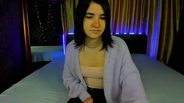 Snapshot of _Polly_Love_ chatting on October 12, 6:12 am Polly Love online show from October 12, 6:12 am