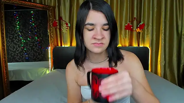 Snapshot of _Polly_Love_ chatting on November 28, 7:11 am Polly Love online show from November 28, 7:11 am