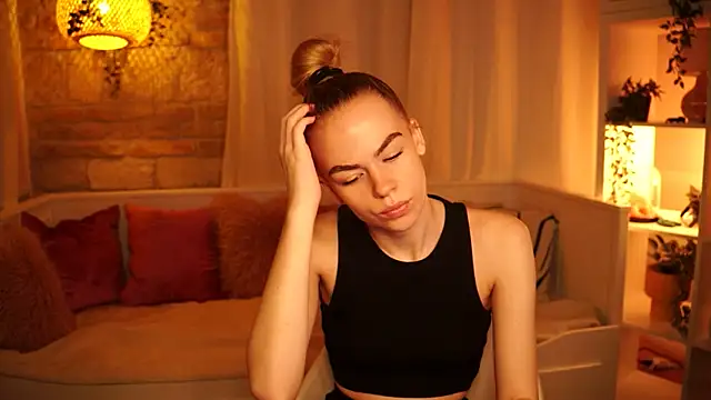 sn0w barbie online show from December 10, 12:16 pm