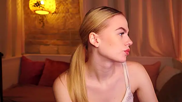 sn0w barbie online show from September 29, 8:41 am