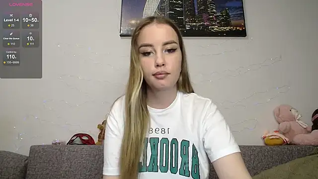 Snapshot of sweet_girl_Vr chatting on December 16, 11:55 am sweet girl Vr online show from December 16, 11:55 am