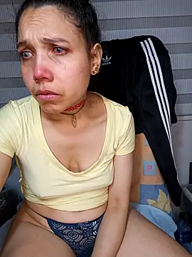 Snapshot of KimPielCanela chatting on December 2, 11:34 pm KimPielCanela online show from December 2, 11:34 pm