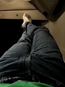 Snapshot of Dan_NFS chatting on October 31, 6:03 am Dan NFS online show from October 31, 6:03 am