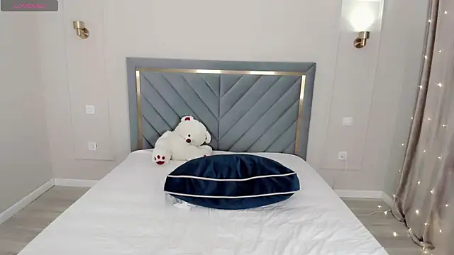 Snapshot of oxxx_me chatting on January 23, 1:51 am oxxx me online show from January 23, 1:51 am