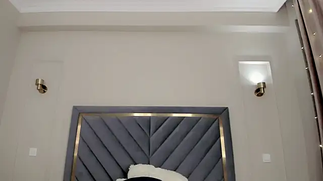 Snapshot of oxxx_me chatting on January 27, 1:59 am oxxx me online show from January 27, 1:59 am