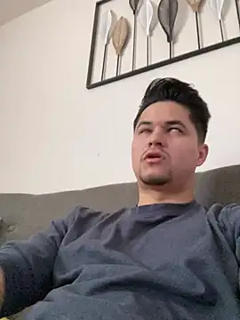 Snapshot of Serious_James27 chatting on December 8, 8:36 pm Serious James27 online show from December 8, 8:36 pm