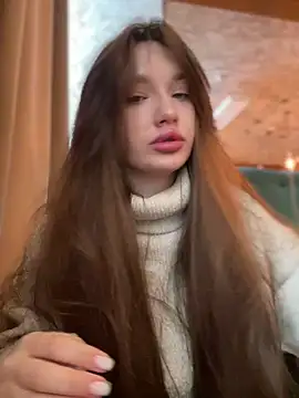 Snapshot of Holly_Molii chatting on December 11, 5:10 am Holly Molii online show from December 11, 5:10 am