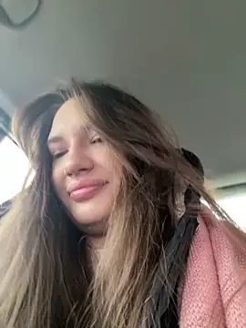 Snapshot of Holly_Molii chatting on December 13, 5:05 am Holly Molii online show from December 13, 5:05 am