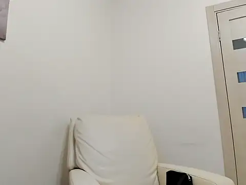 Snapshot of Holly_Molii chatting on February 5, 4:27 am Holly Molii online show from February 5, 4:27 am