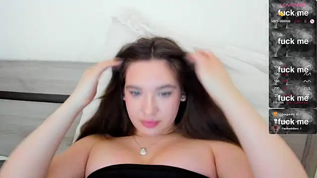 Snapshot of Holly_Molii chatting on February 26, 6:26 am Holly Molii online show from February 26, 6:26 am