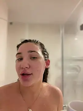 Snapshot of Holly_Molii chatting on March 12, 7:02 am Holly Molii online show from March 12, 7:02 am