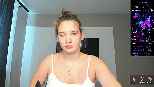 Snapshot of Holly_Molii chatting on September 12, 3:06 am Holly Molii online show from September 12, 3:06 am