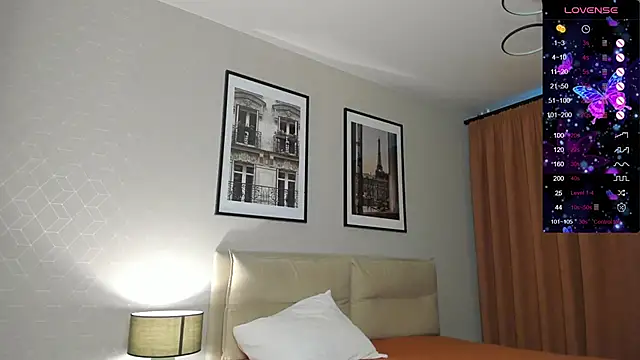 Snapshot of Holly_Molii chatting on September 29, 1:22 am Holly Molii online show from September 29, 1:22 am