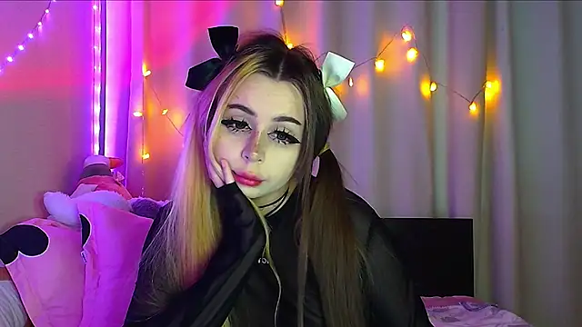 Snapshot of suemeow chatting on February 16, 5:37 am suemeow online show from February 16, 5:37 am