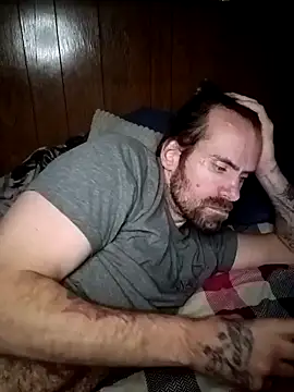 Snapshot of RobStrokes215 chatting on December 8, 10:25 pm RobStrokes215 online show from December 8, 10:25 pm