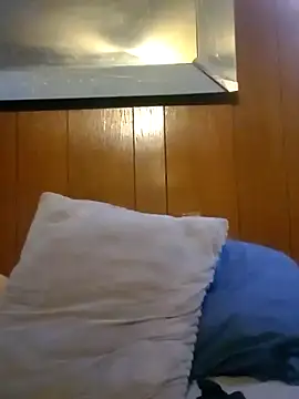 Snapshot of RobStrokes215 chatting on December 13, 3:16 am RobStrokes215 online show from December 13, 3:16 am