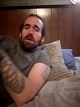 Snapshot of RobStrokes215 chatting on December 15, 7:13 am RobStrokes215 online show from December 15, 7:13 am