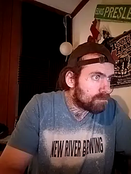 Snapshot of RobStrokes215 chatting on December 23, 4:06 pm RobStrokes215 online show from December 23, 4:06 pm