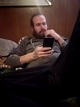 Snapshot of RobStrokes215 chatting on March 11, 5:27 am RobStrokes215 online show from March 11, 5:27 am