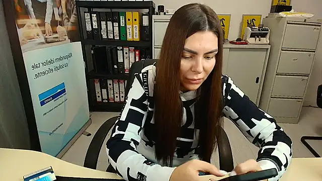 kilenyapatrice online show from January 31, 10:31 am