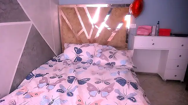 hannamour online show from October 9, 10:19 pm