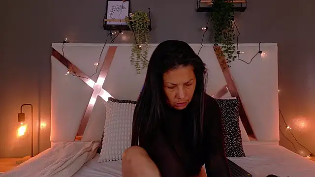 JaylaScott   online show from September 18, 11:45 am