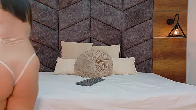 JaylaScott   online show from December 5, 11:41 am