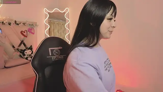 Snapshot of hina_tay chatting on December 3, 3:03 am hina tay online show from December 3, 3:03 am