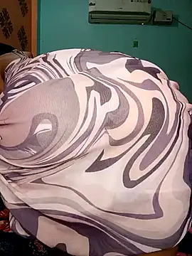 poojaji690 online show from February 9, 5:50 am