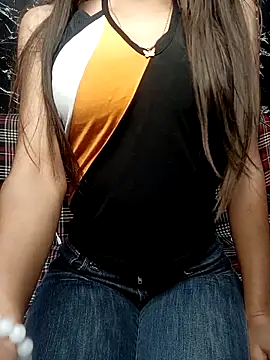 poojaji690 online show from February 17, 6:21 am